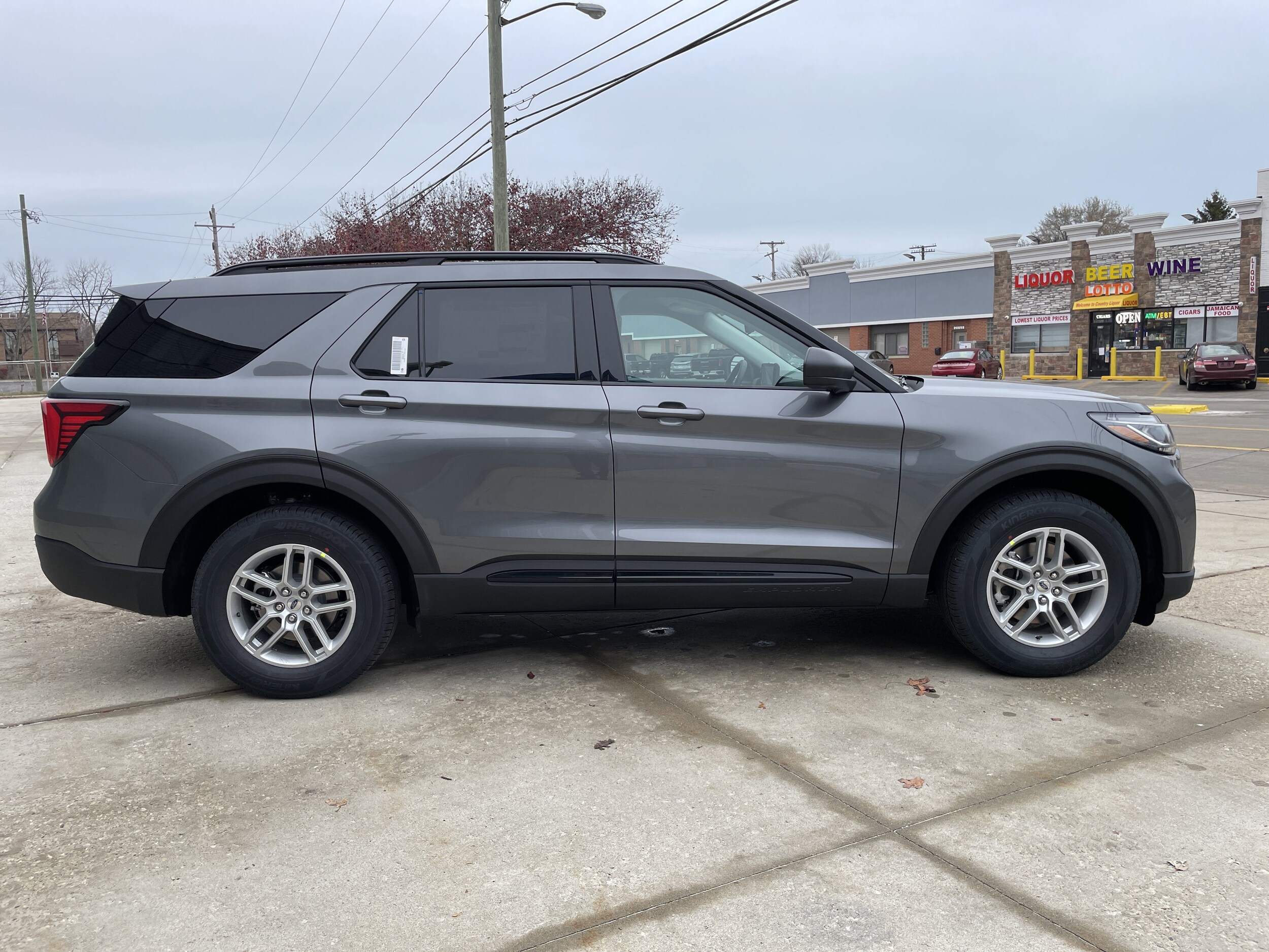 2026 Ford Explorer photo 2