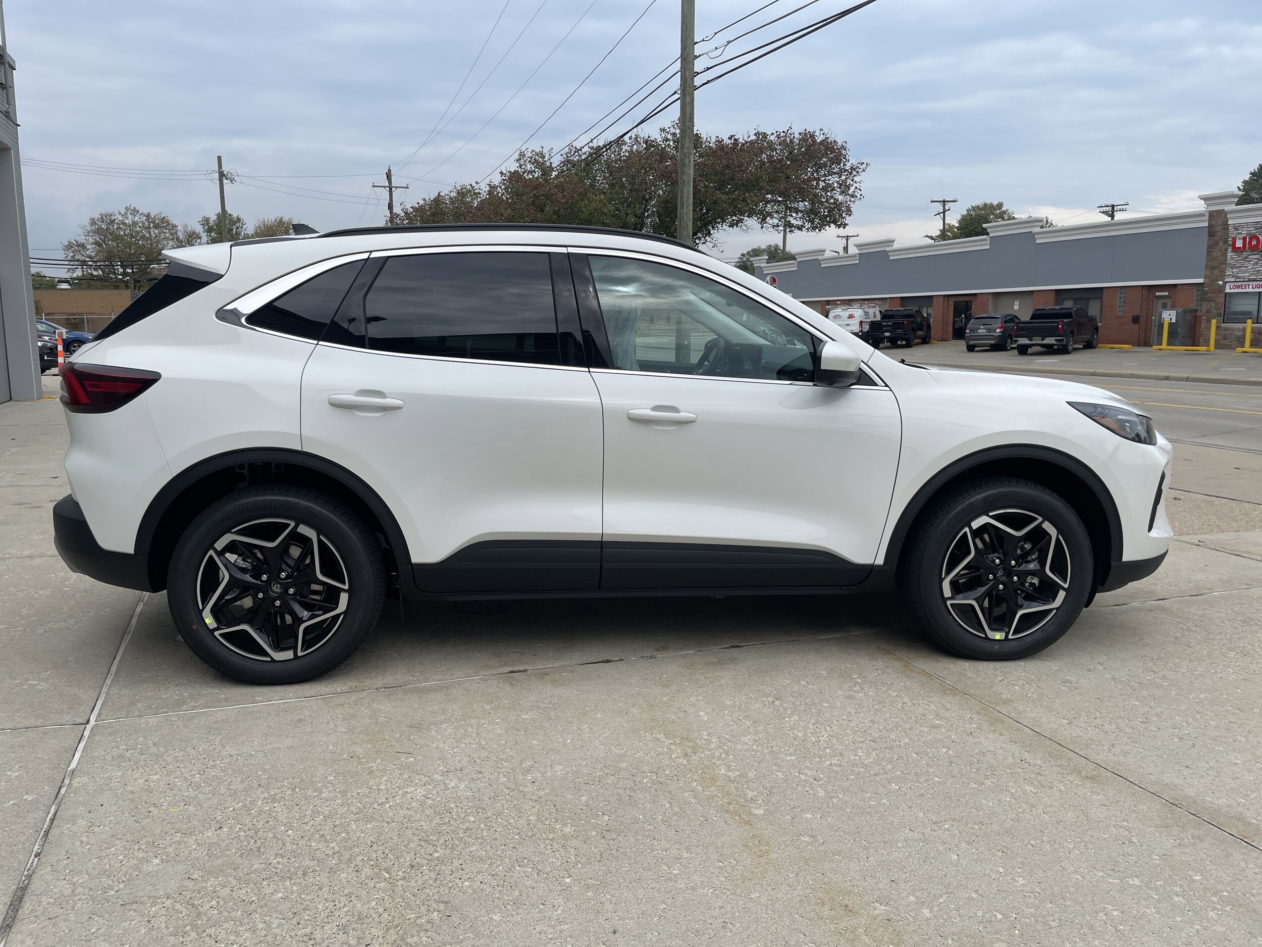 2025 Ford Escape Platinum photo 3