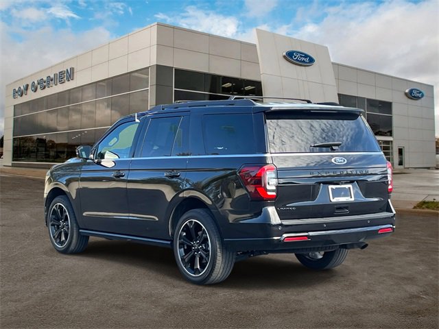 2022 Ford Expedition Limited photo 2