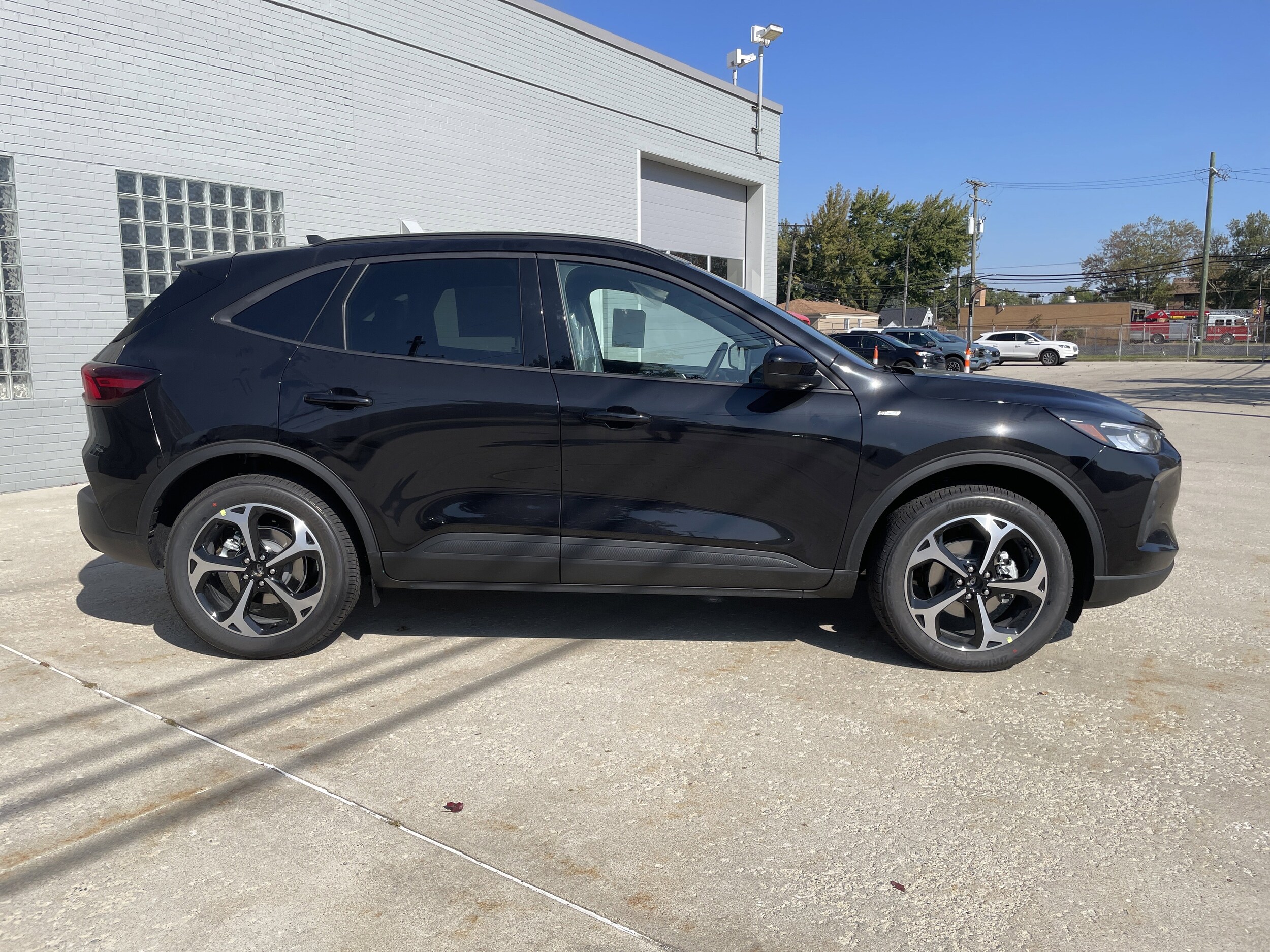 2025 Ford Escape ST-Line Select photo 2