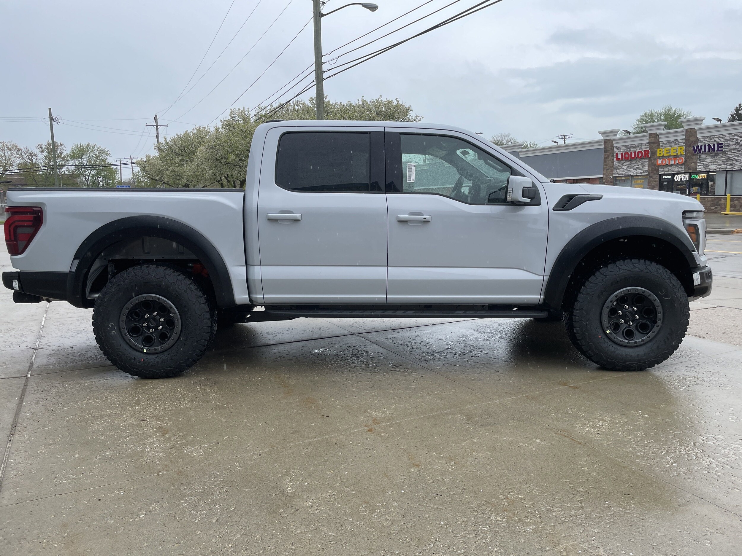 2025 Ford F-150 Raptor photo 3