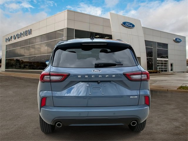 2023 Ford Escape ST-Line photo 4