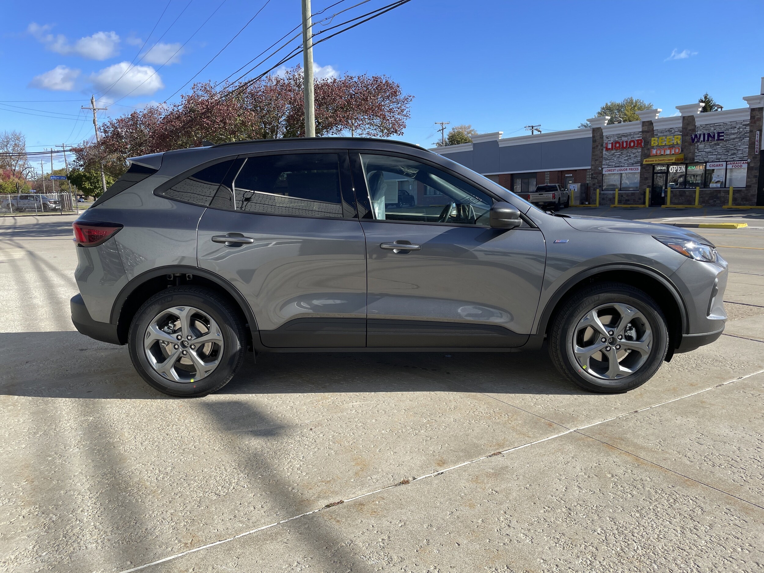2026 Ford Escape ST-Line photo 2