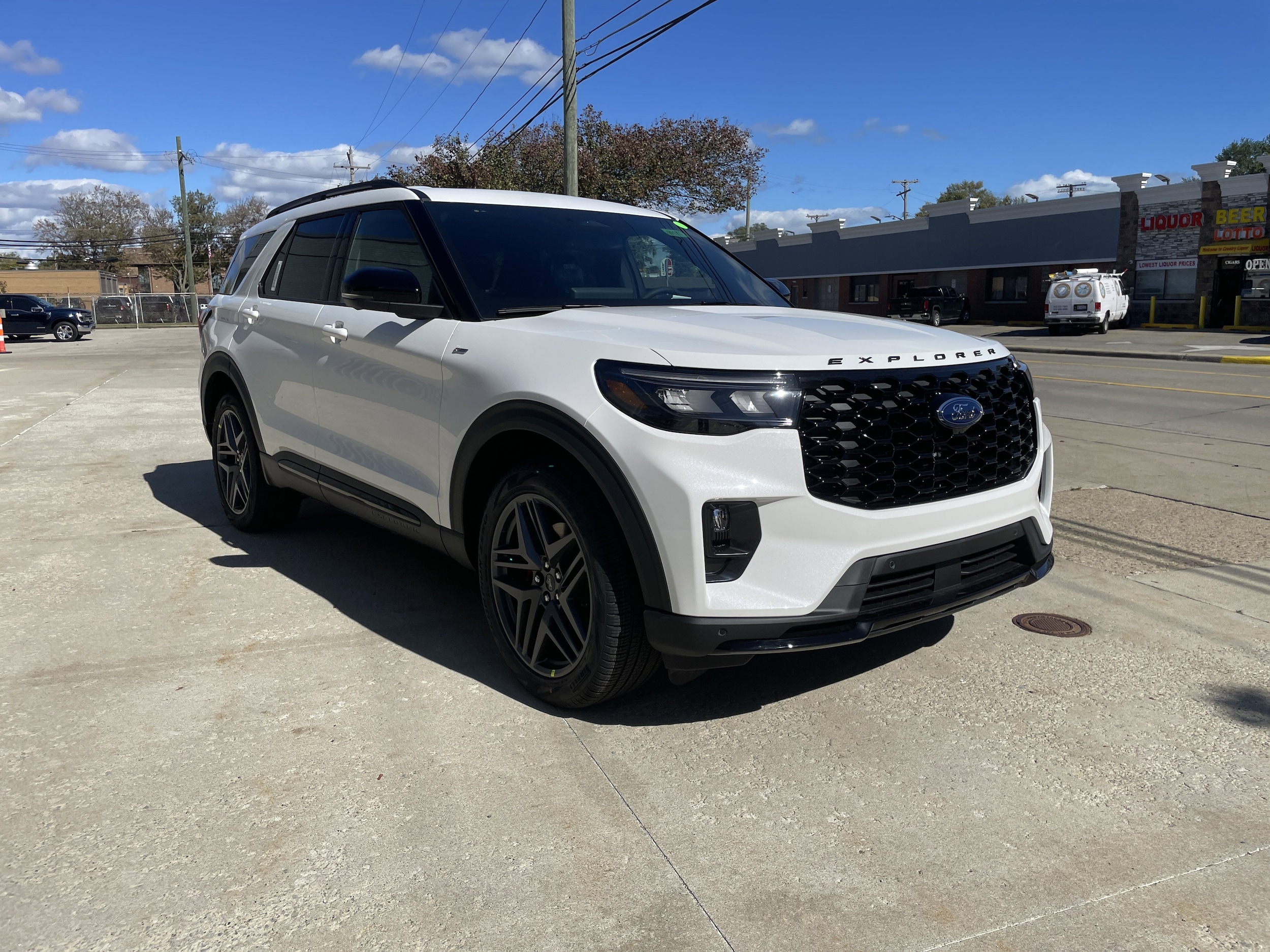 2026 Ford Explorer ST-LINE's photo