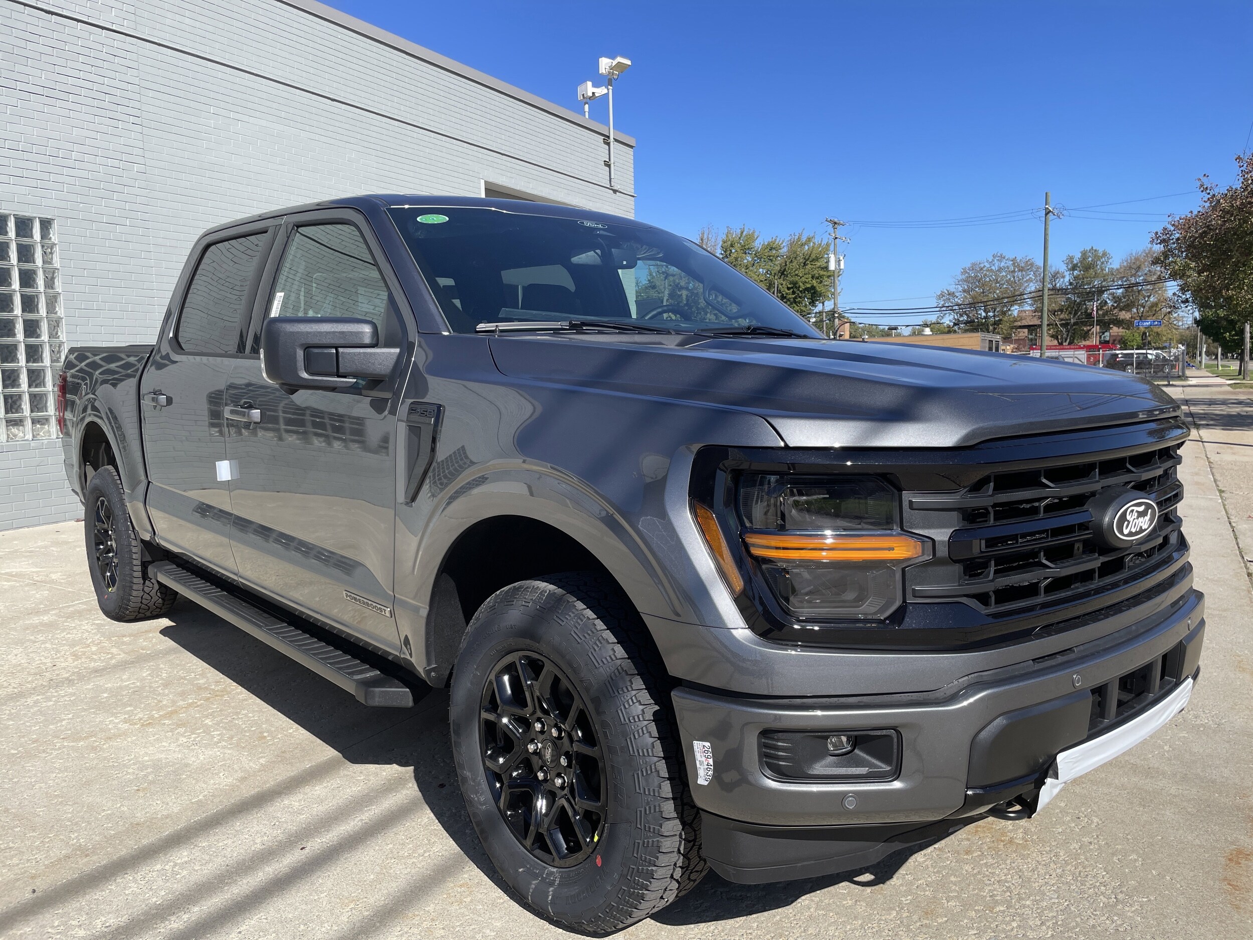 2025 Ford F-150 XLT photo 2