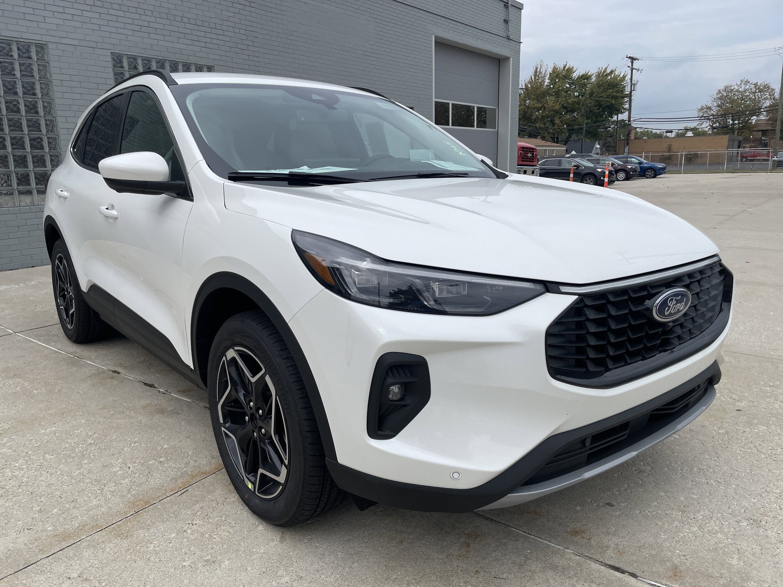 2025 Ford Escape Platinum photo 2
