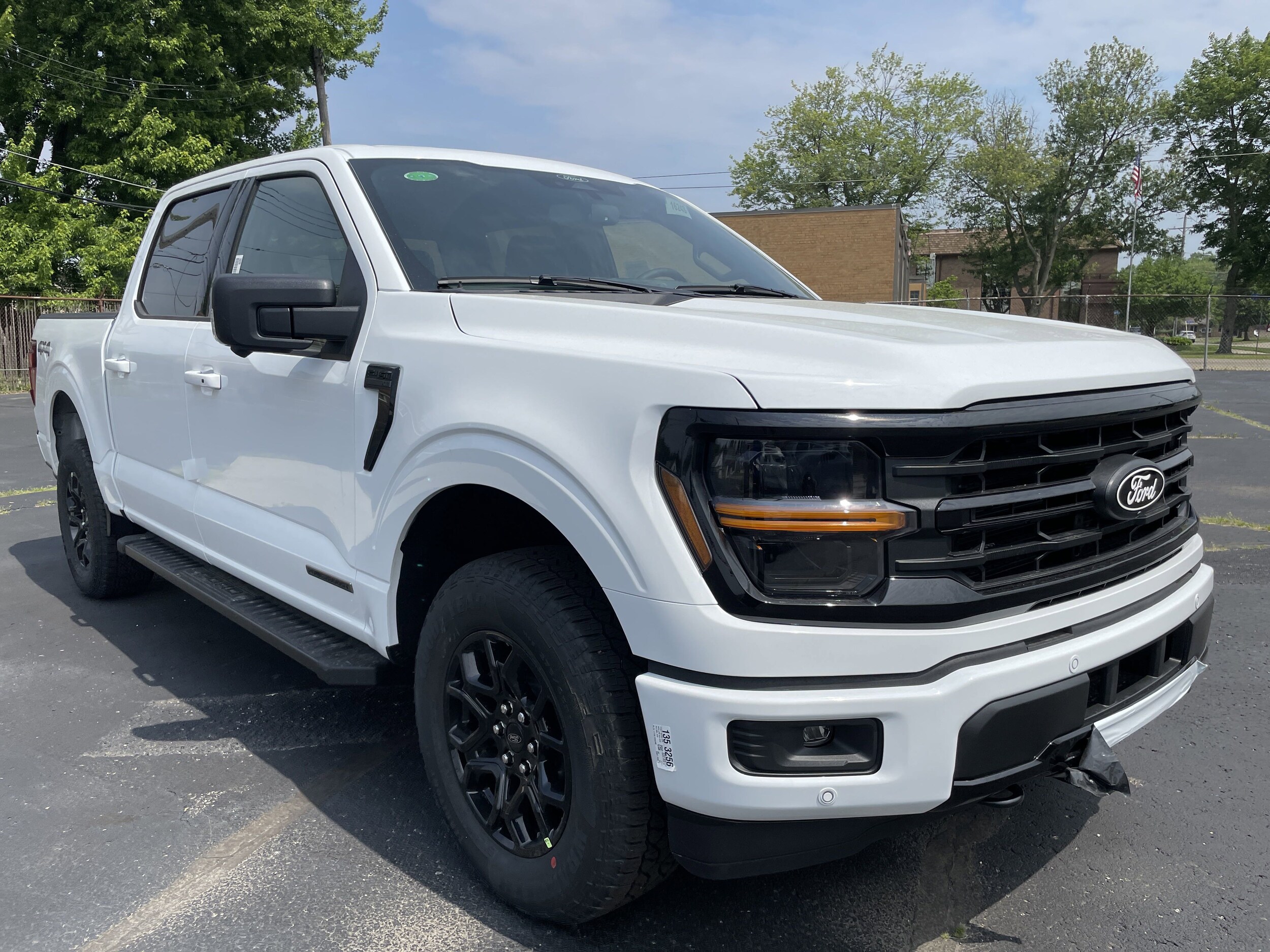 2025 Ford F-150 XLT photo 2