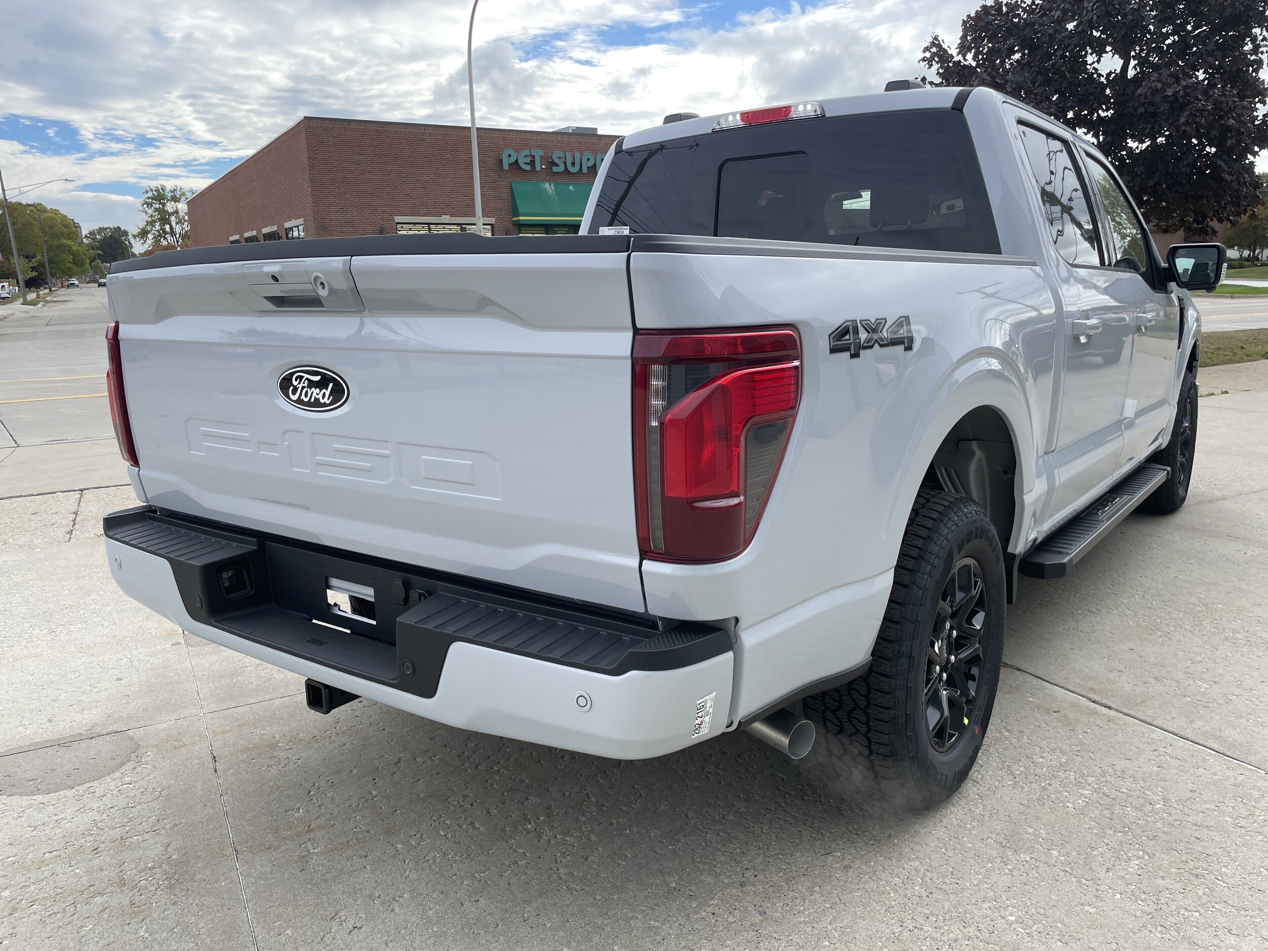 2025 Ford F-150 XLT photo 4