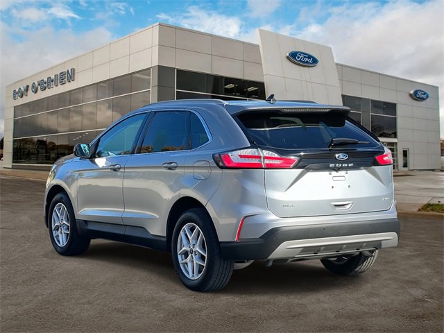 2022 Ford Edge SEL photo 3