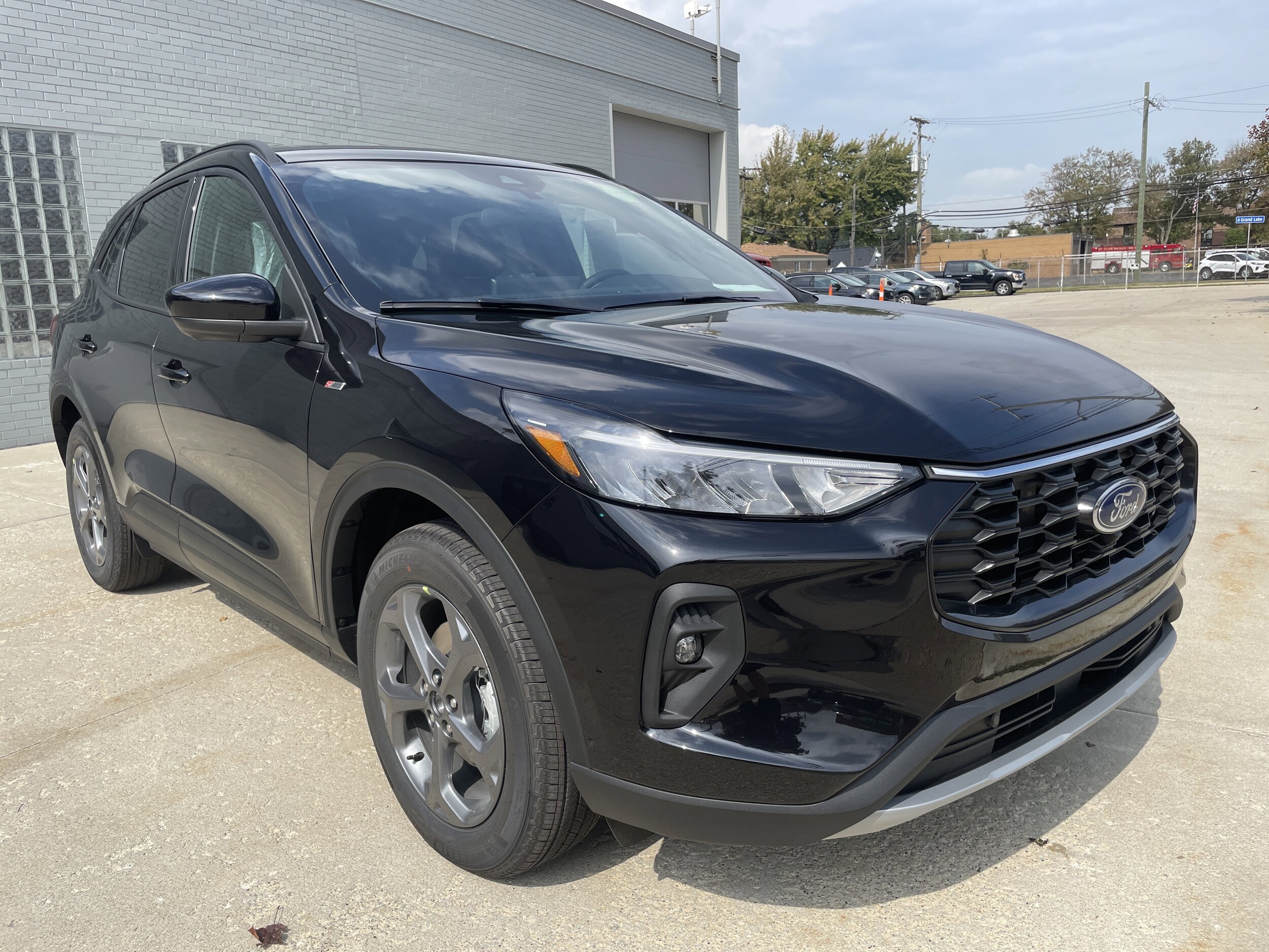 2026 Ford Escape ST-Line Select photo 2