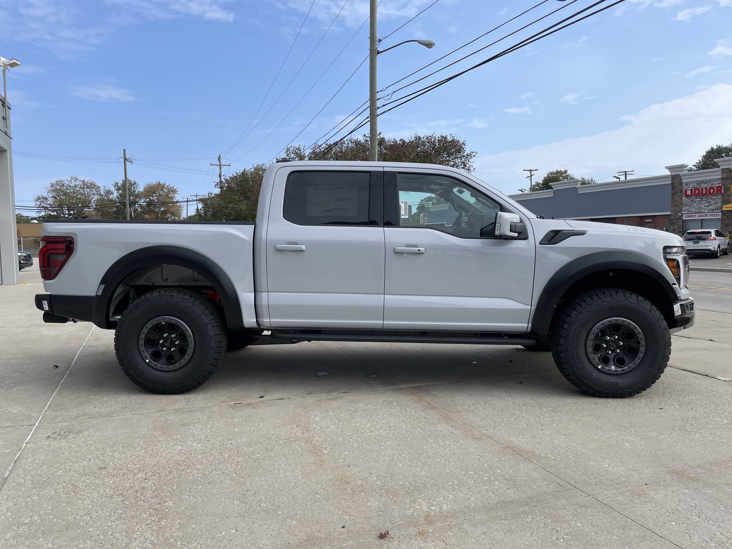 2025 Ford F-150 Raptor photo 3
