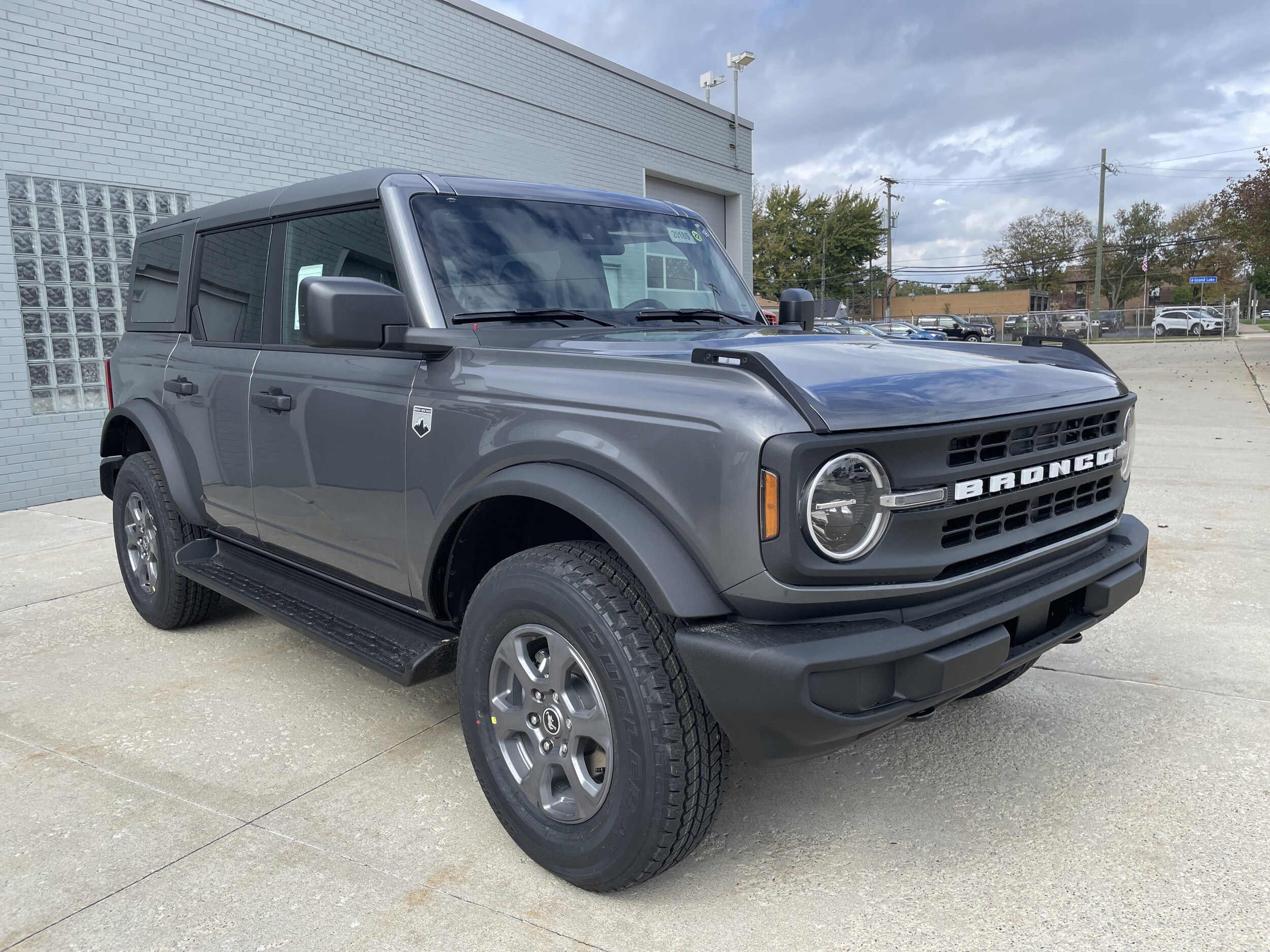 2025 Ford Bronco Big Bend photo 2