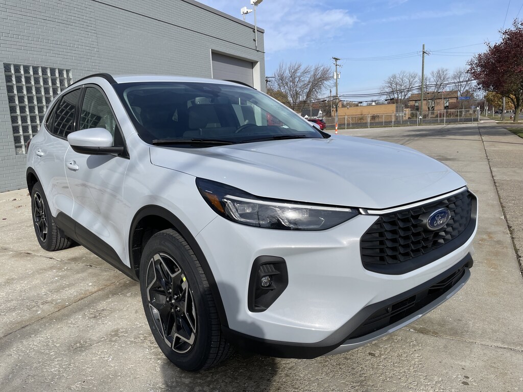 New 2026 Ford Escape Platinum SUV