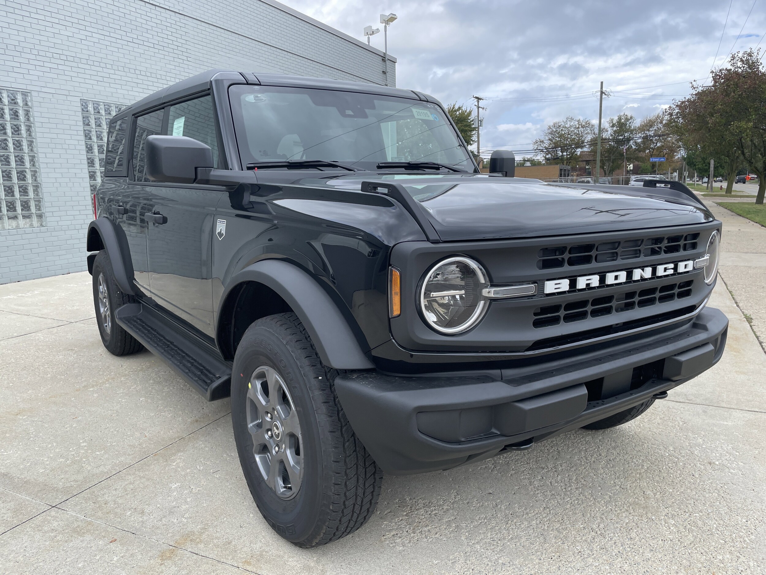 2025 Ford Bronco Big Bend photo 2