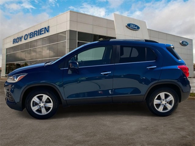 Used 2020 Chevrolet Trax LT with VIN 3GNCJLSB3LL117550 for sale in St. Clair Shores, MI
