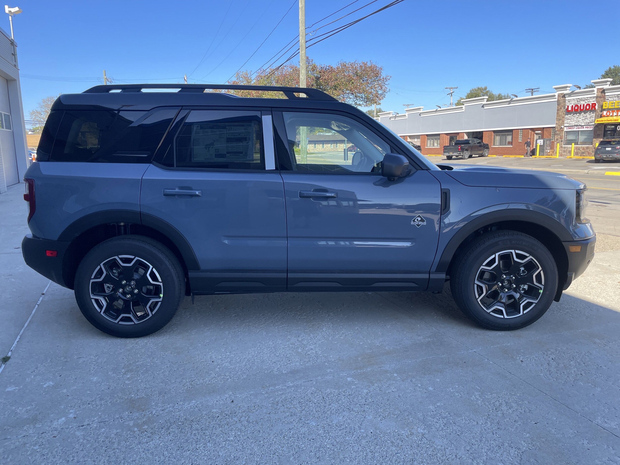 2025 Ford Bronco Sport Outer Banks photo 3