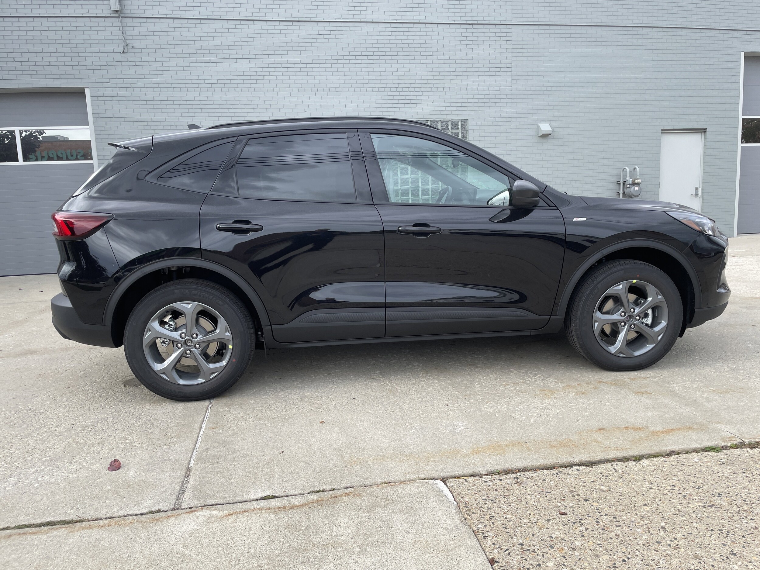 2026 Ford Escape ST-Line photo 3