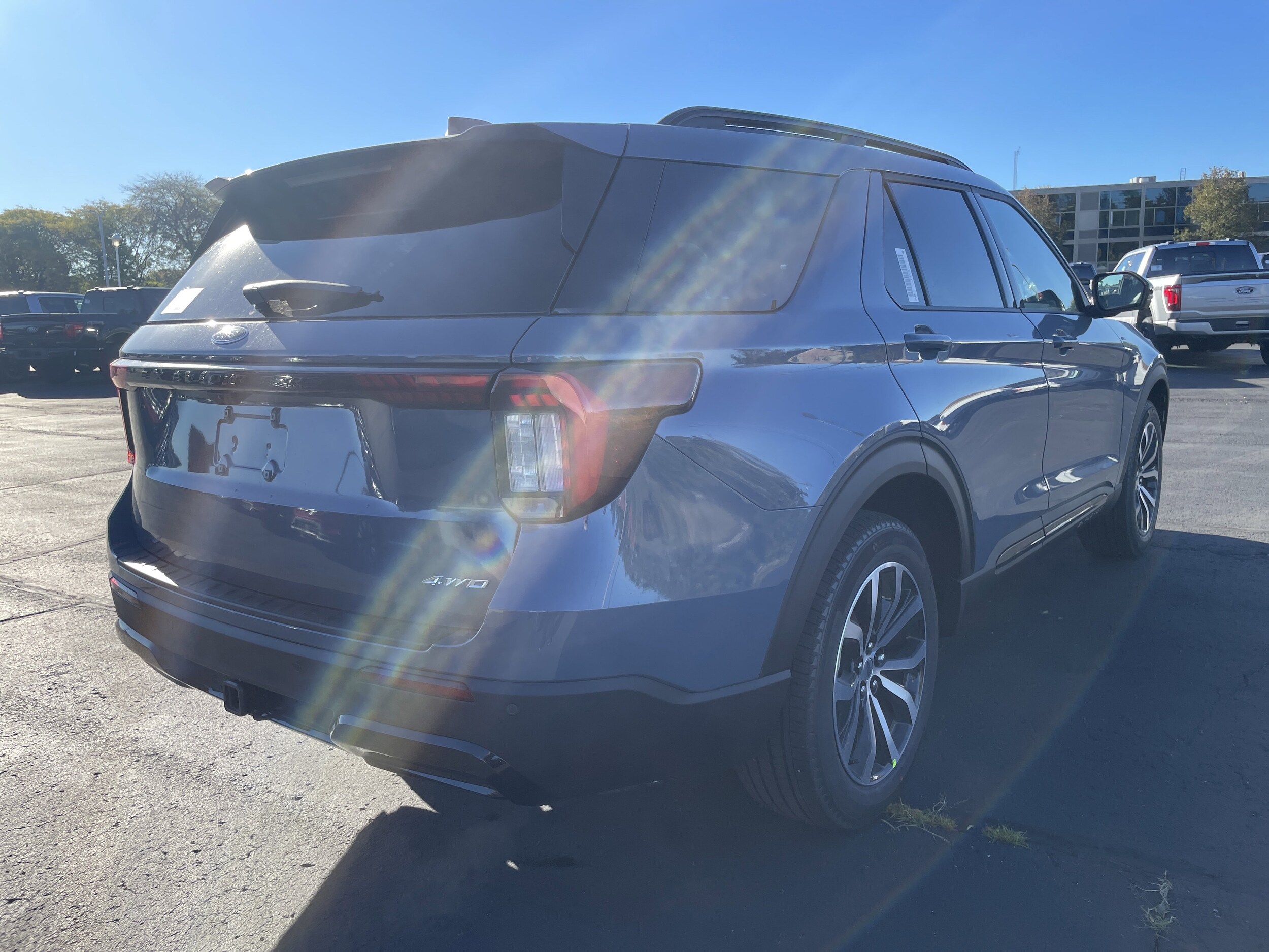 2026 Ford Explorer ST-Line photo 2