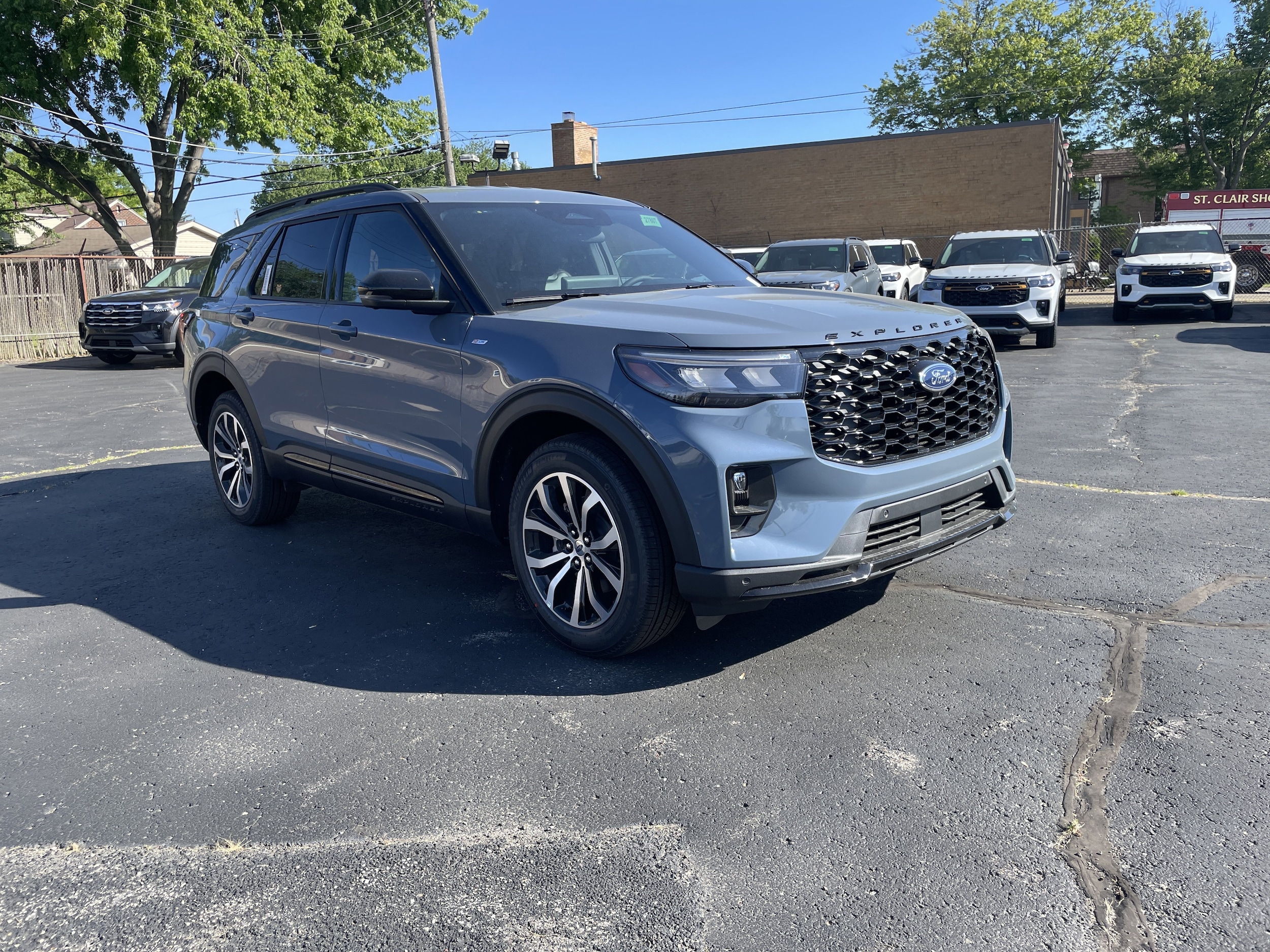 2026 Ford Explorer ST-LINE 4WD's photo