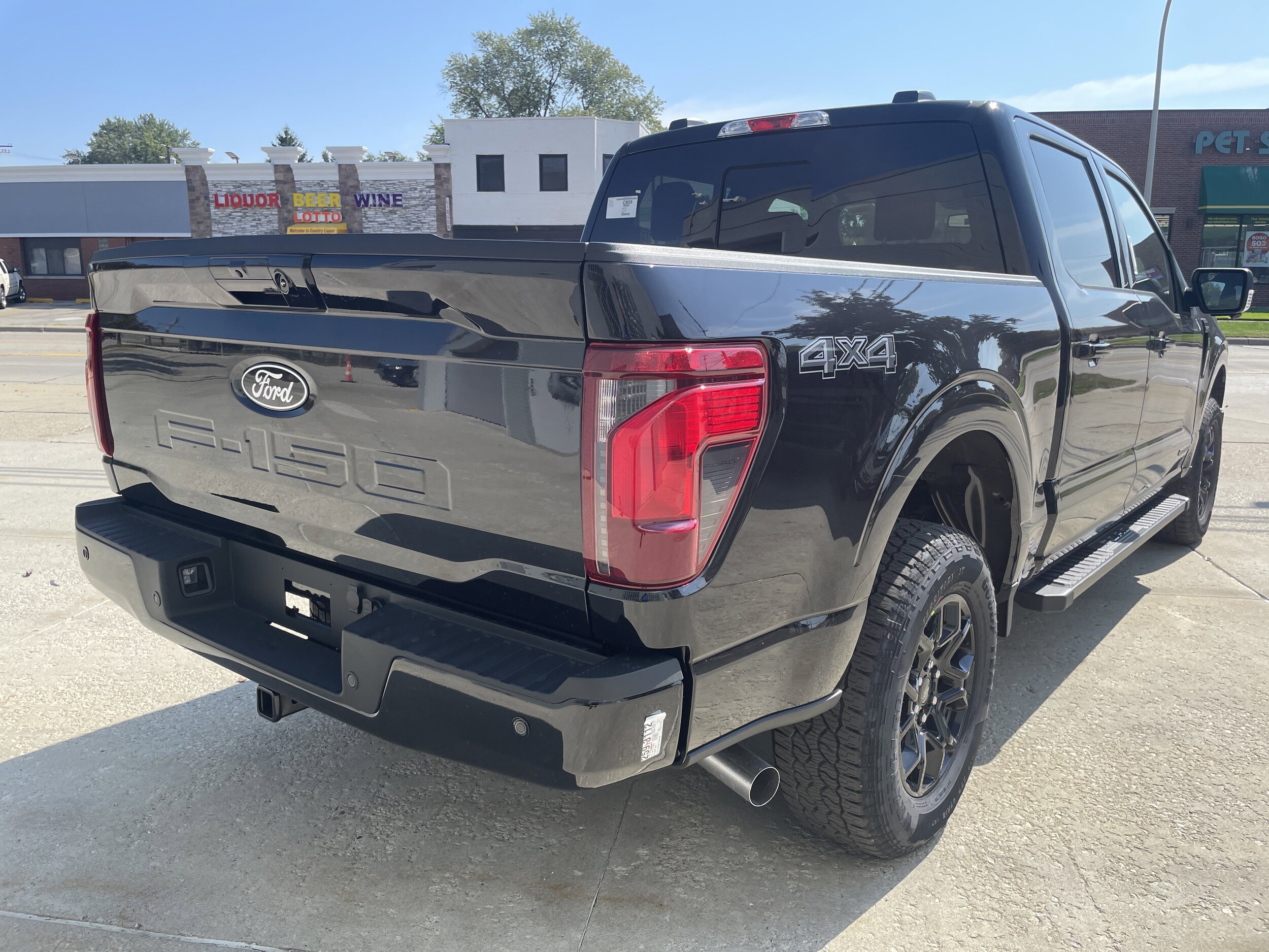 2025 Ford F-150 XLT photo 3