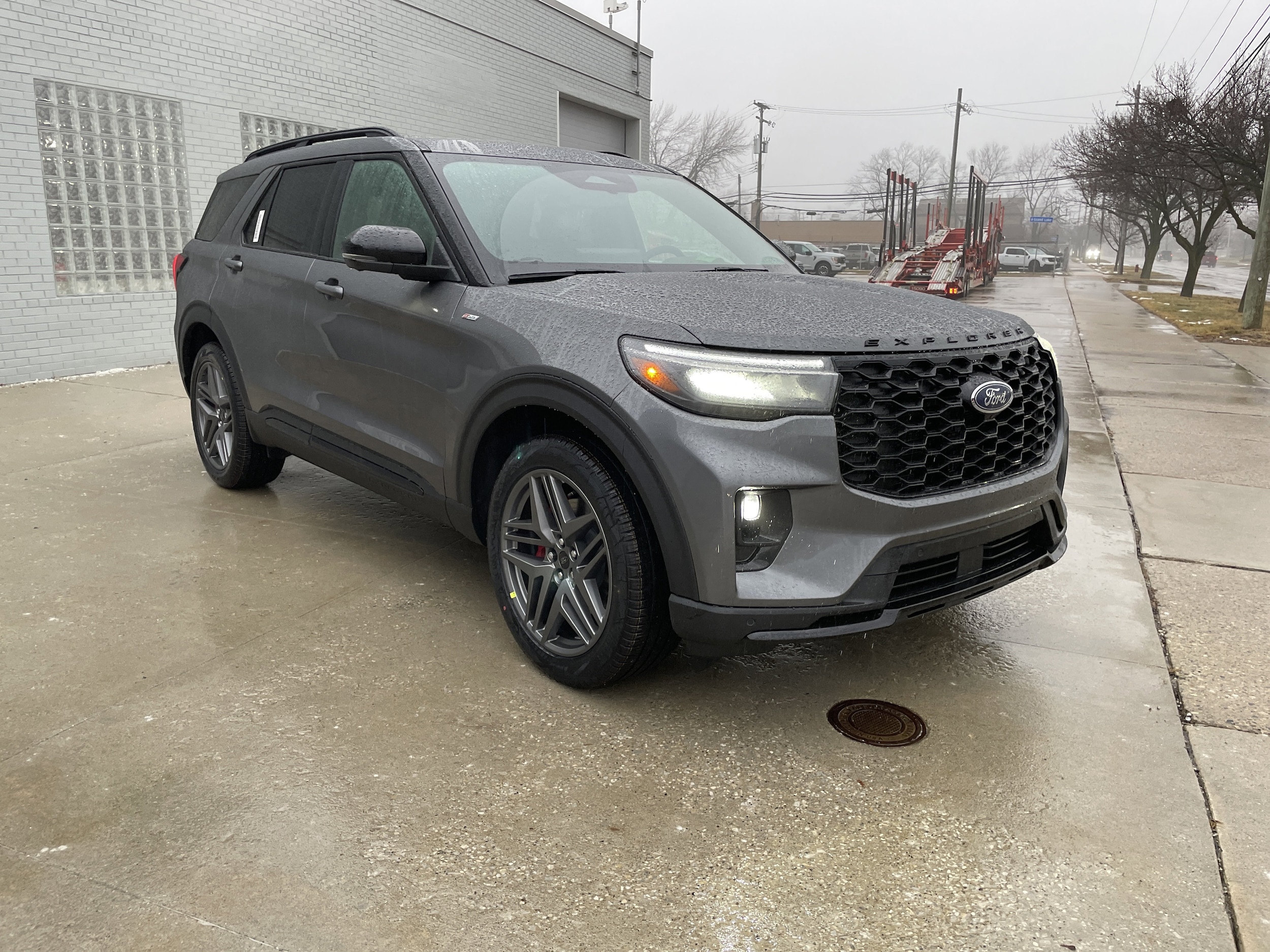 2026 Ford Explorer ST-LINE's photo