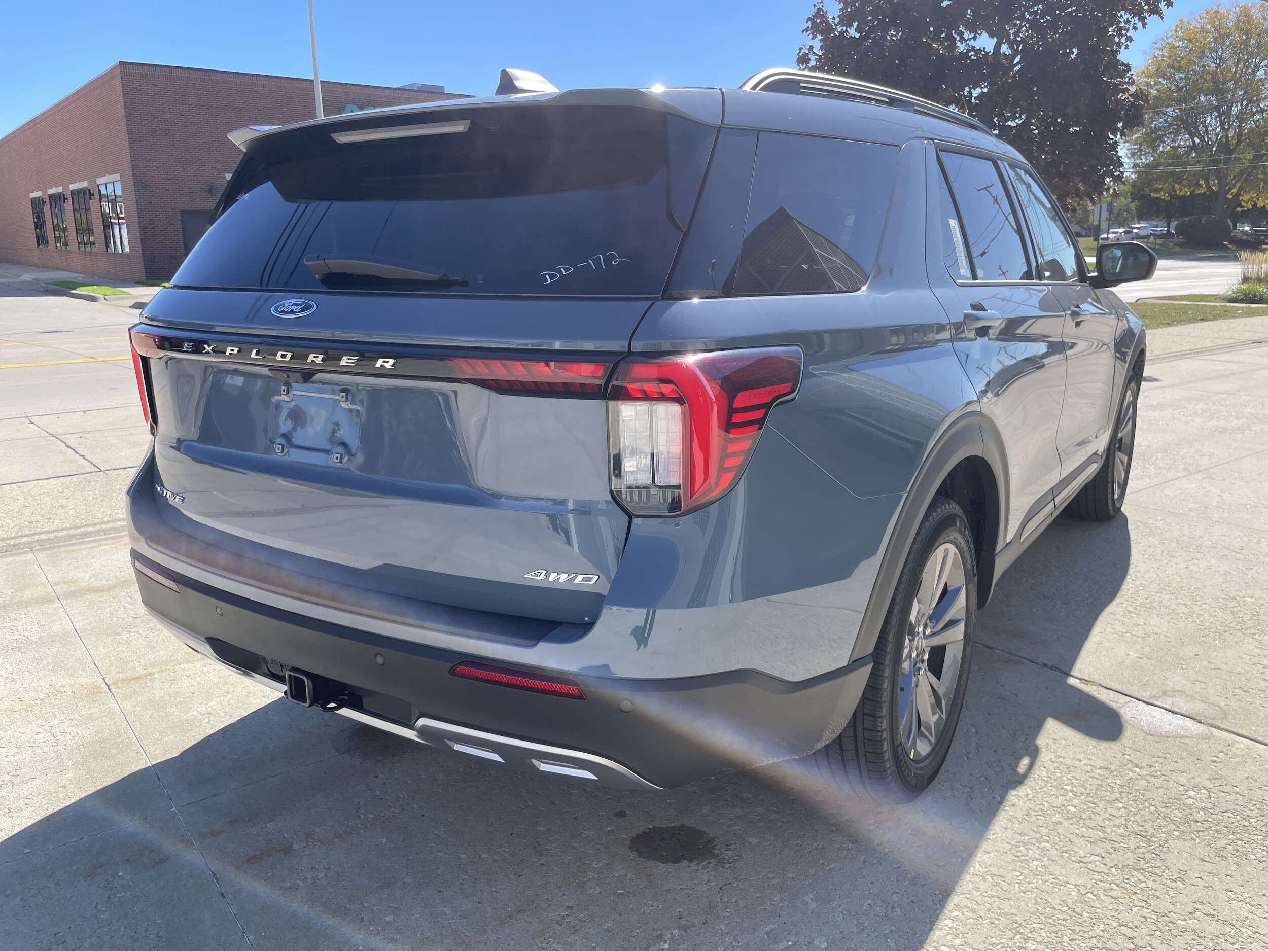 2026 Ford Explorer photo 2