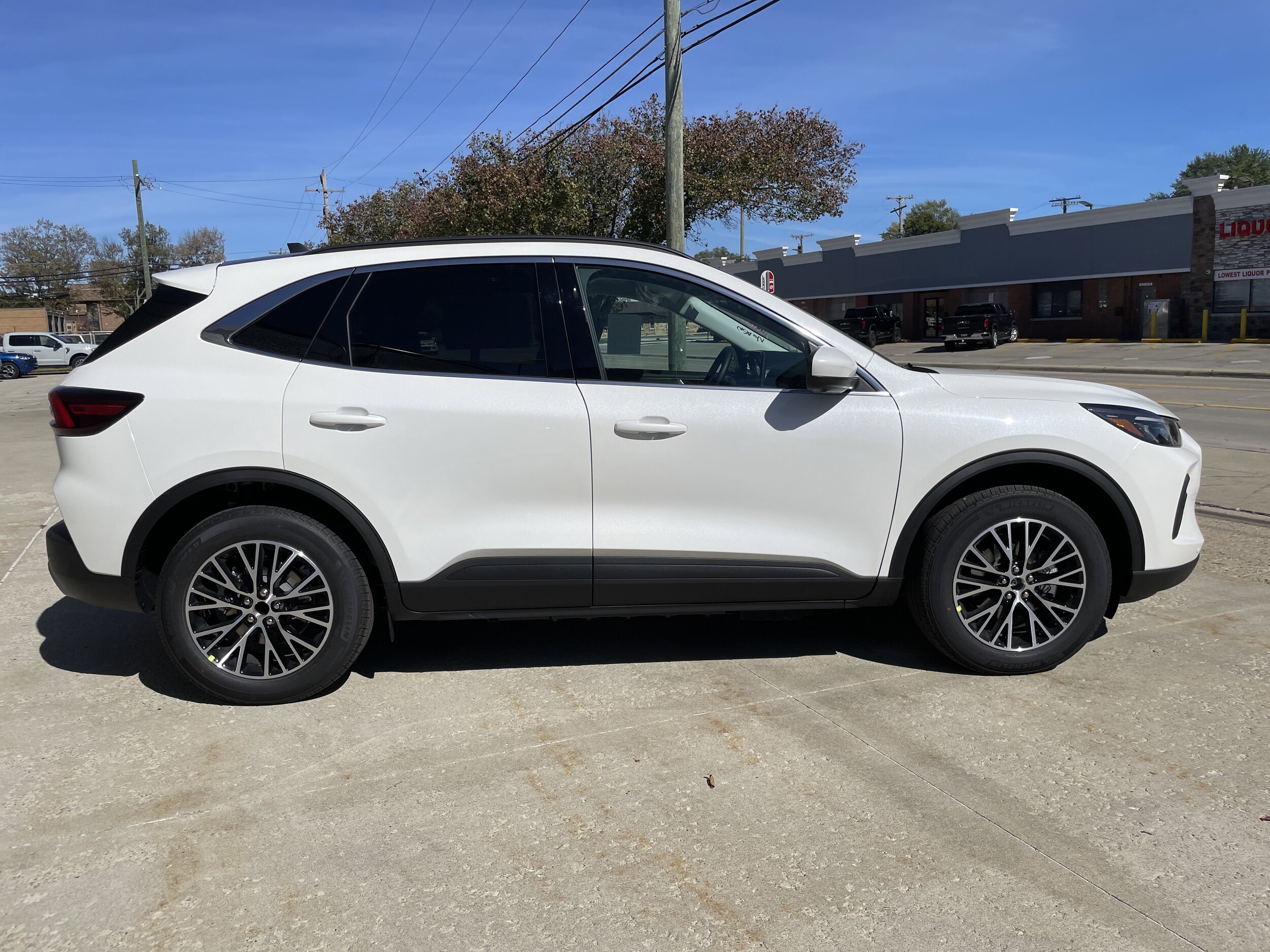 2026 Ford Escape Plug-In Hybrid photo 2