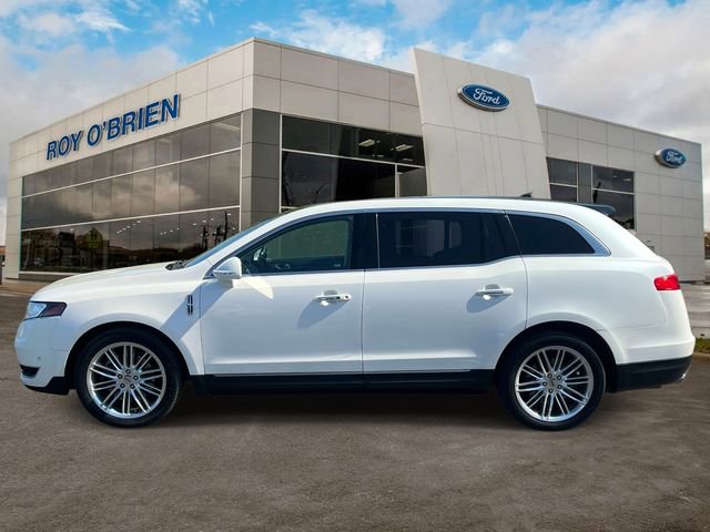 Used 2018 Lincoln MKT Reserve with VIN 2LMHJ5AT3JBL02050 for sale in St. Clair Shores, MI
