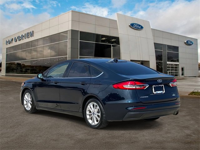 2020 Ford Fusion SE photo 2