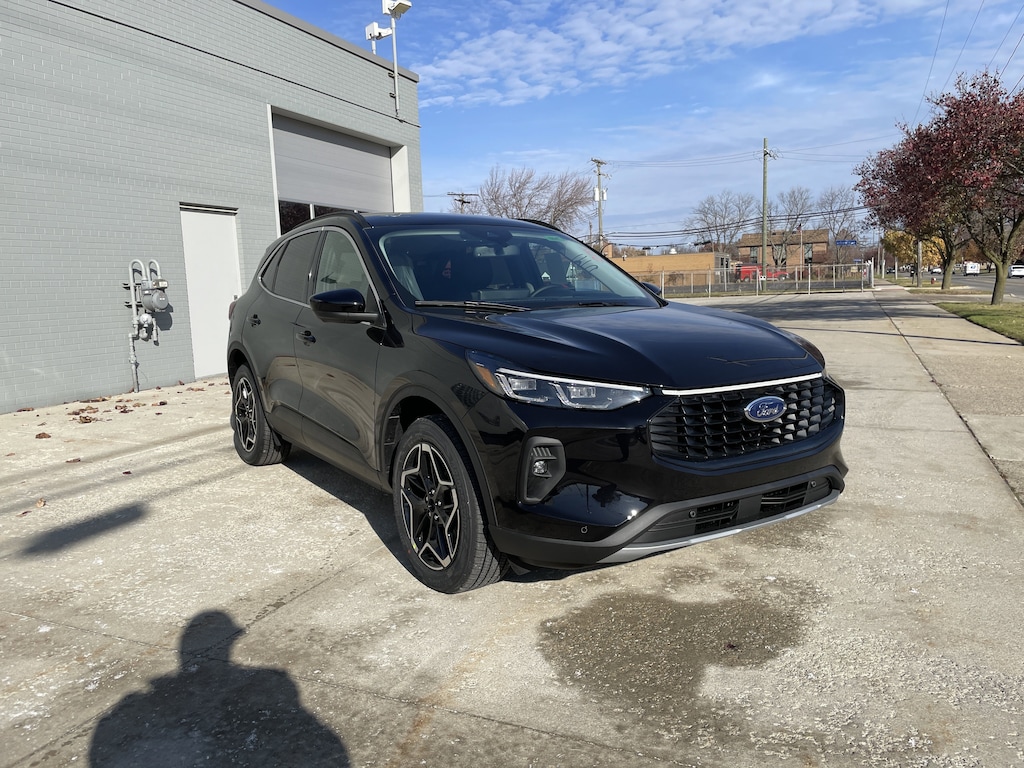 New 2026 Ford Escape Platinum SUV