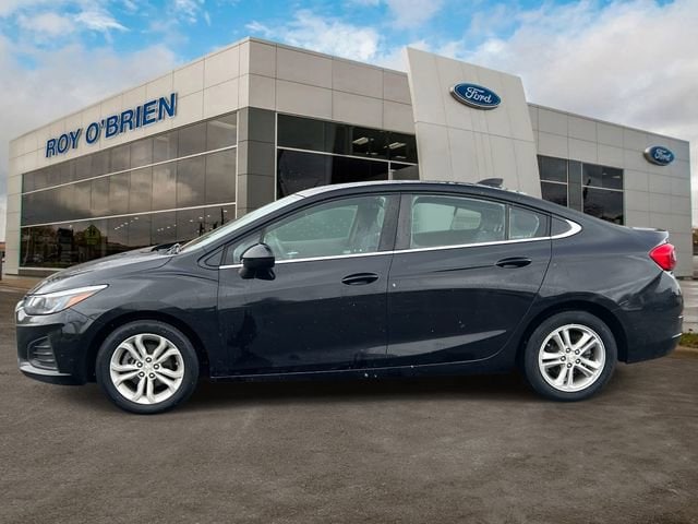 Used 2019 Chevrolet Cruze LT with VIN 1G1BE5SM5K7145545 for sale in St. Clair Shores, MI