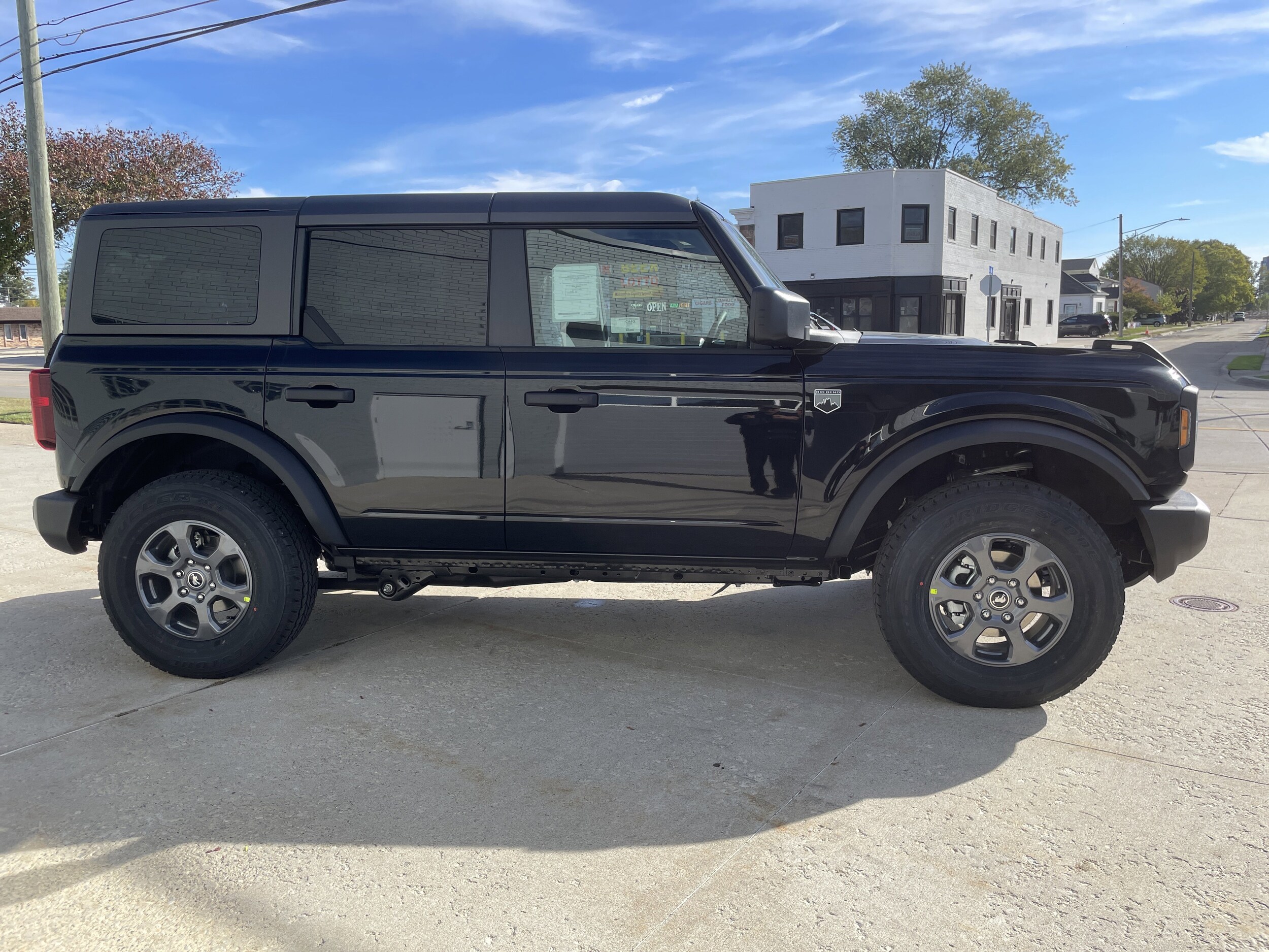 2025 Ford Bronco Big Bend photo 2