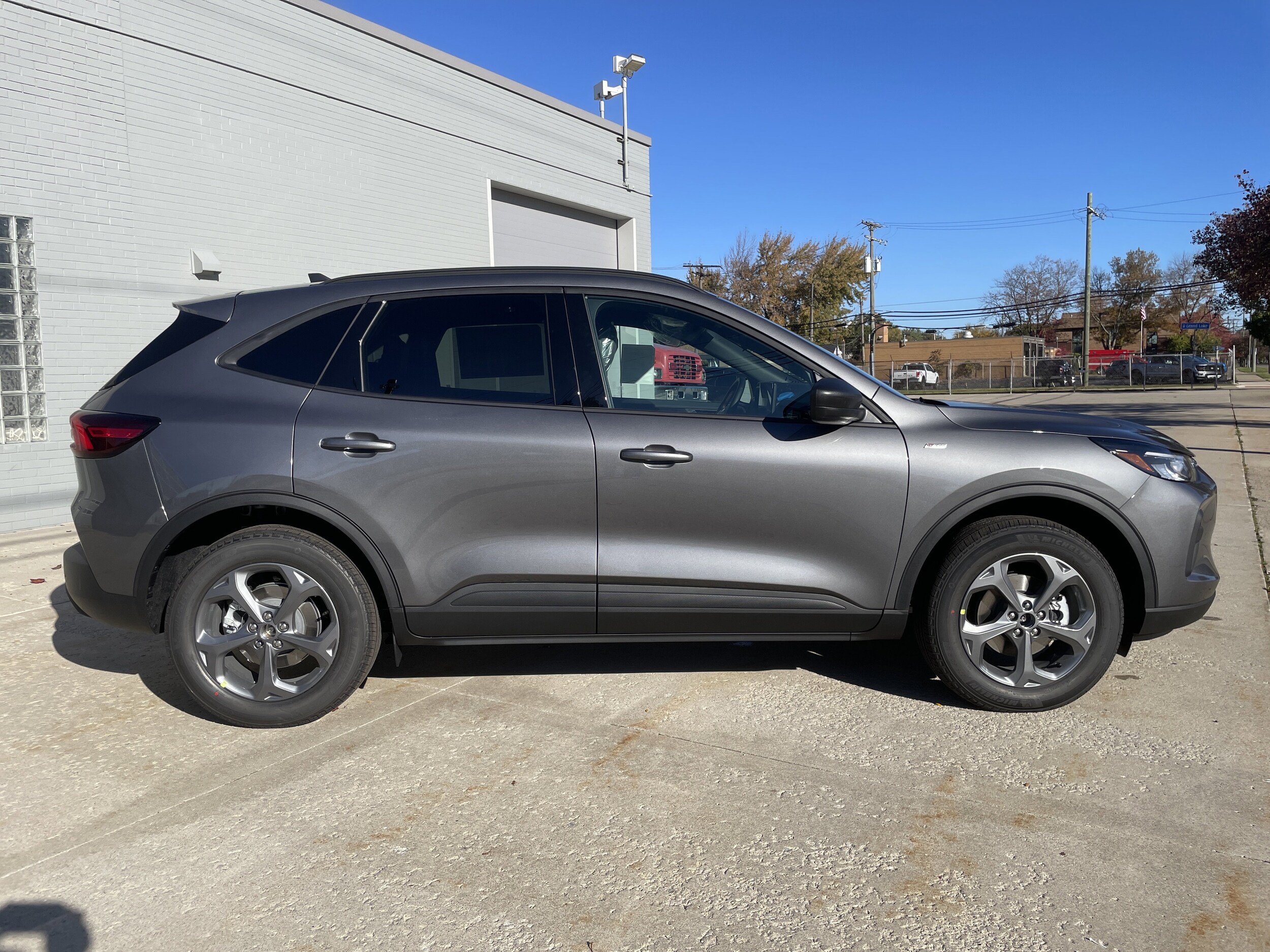 2026 Ford Escape ST-Line photo 2