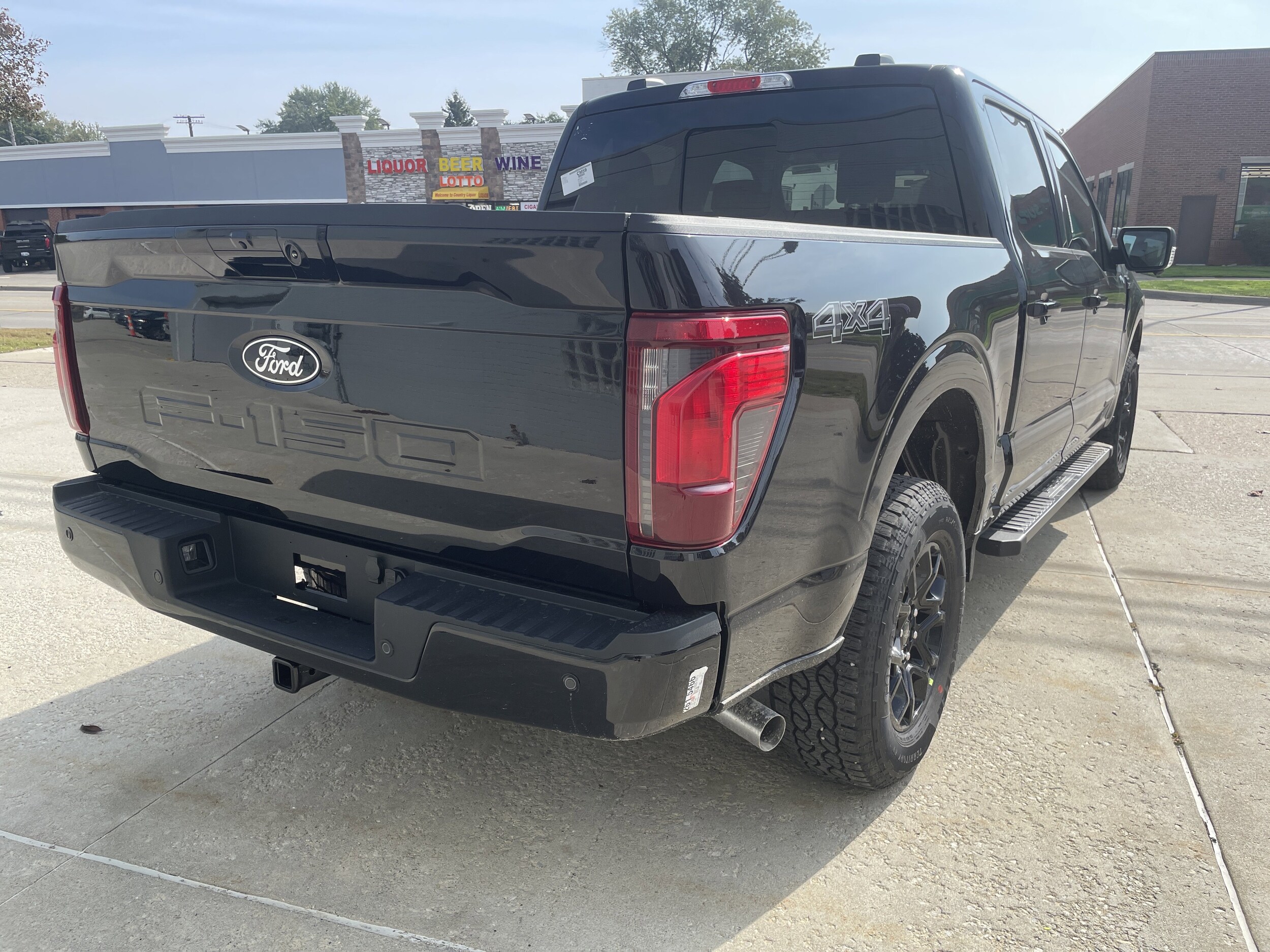 2025 Ford F-150 XLT photo 4
