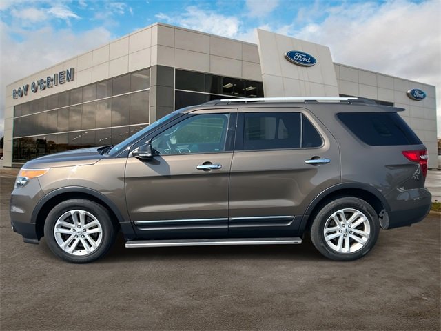 2015 Ford Explorer XLT photo 2
