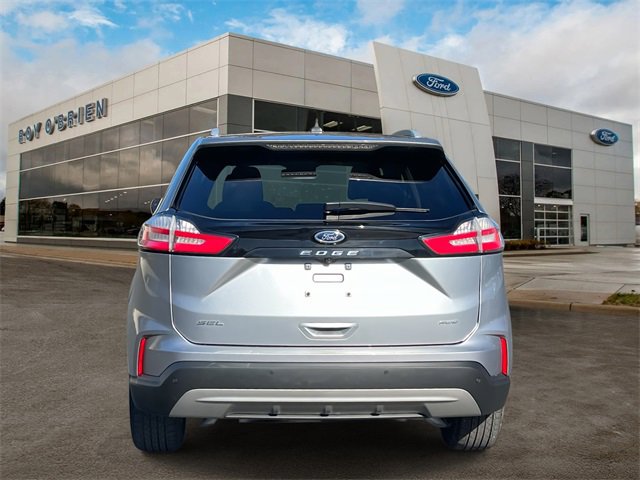 2022 Ford Edge SEL photo 4
