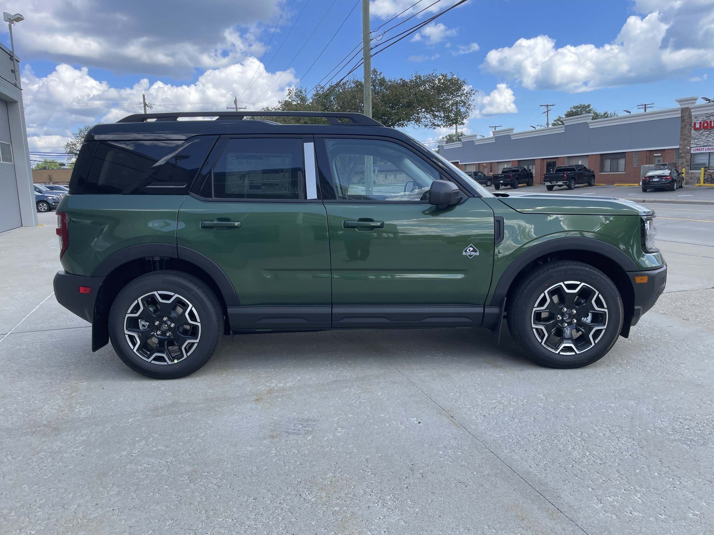 2025 Ford Bronco Sport Outer Banks photo 2
