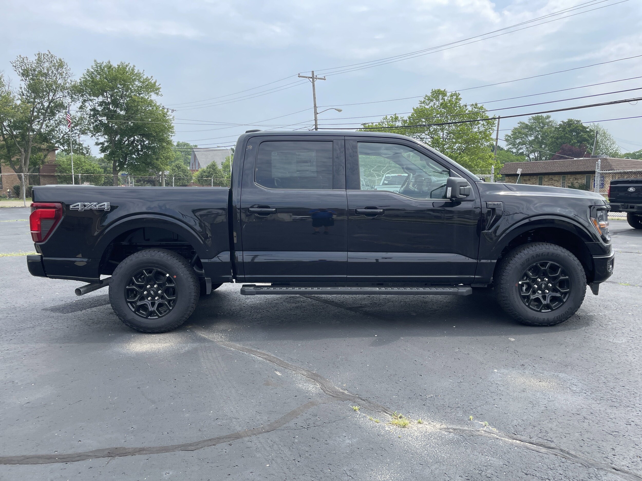 2025 Ford F-150 XLT photo 2