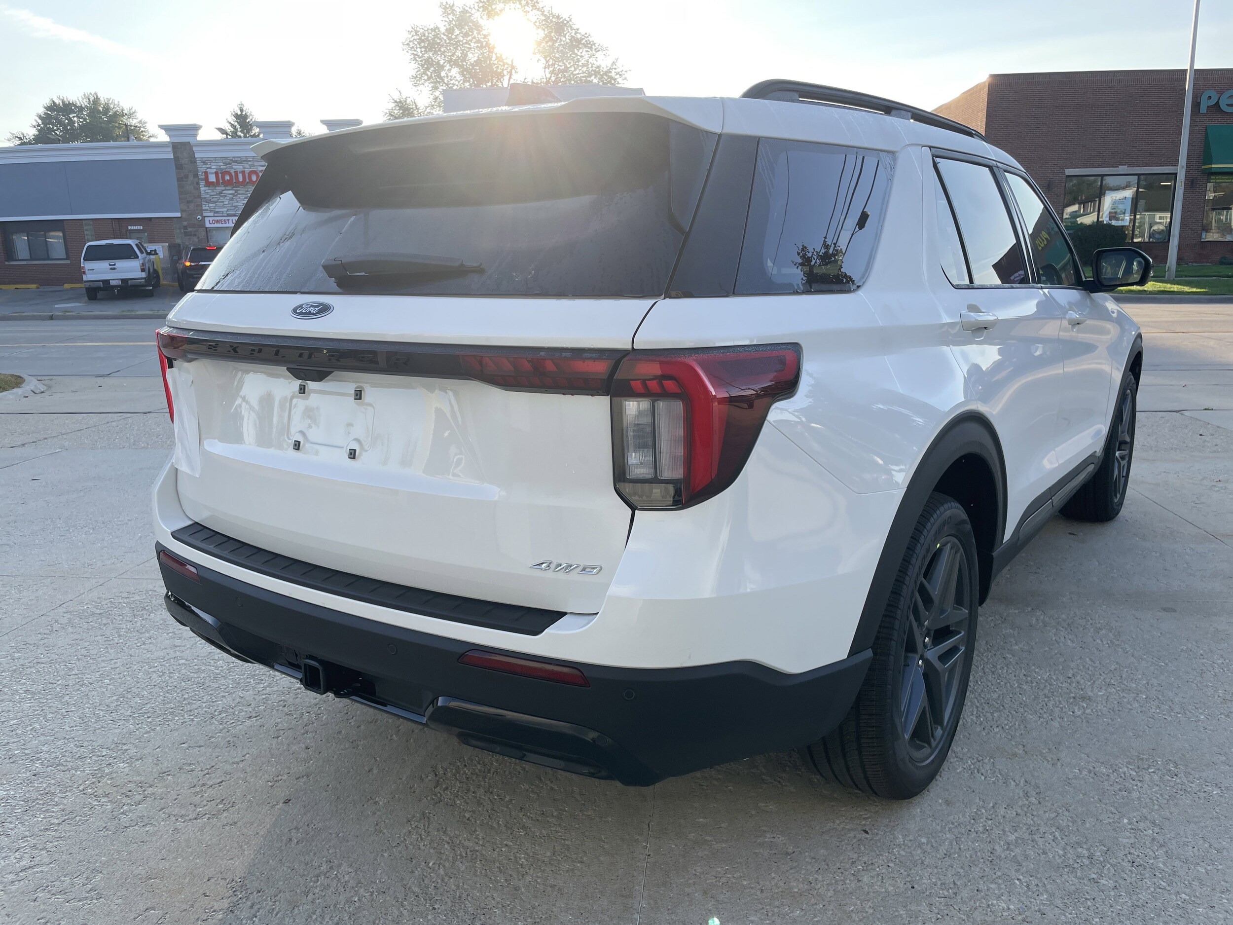 2025 Ford Explorer ST-Line photo 4