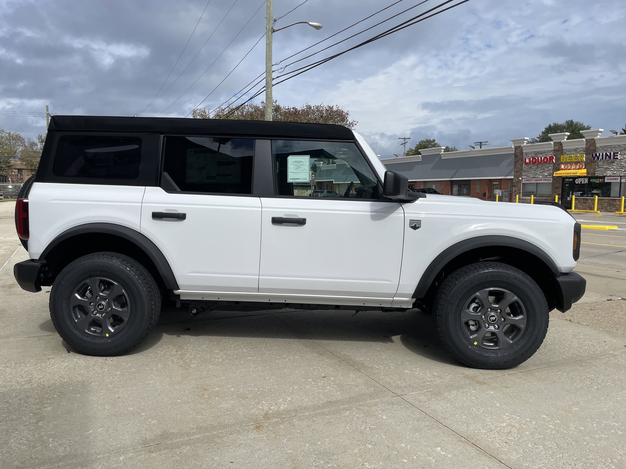 2025 Ford Bronco Big Bend photo 2