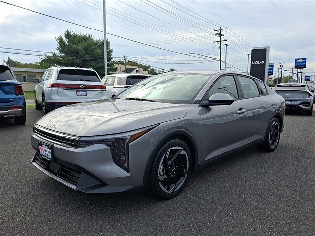 2025 Kia K4 EX photo 2