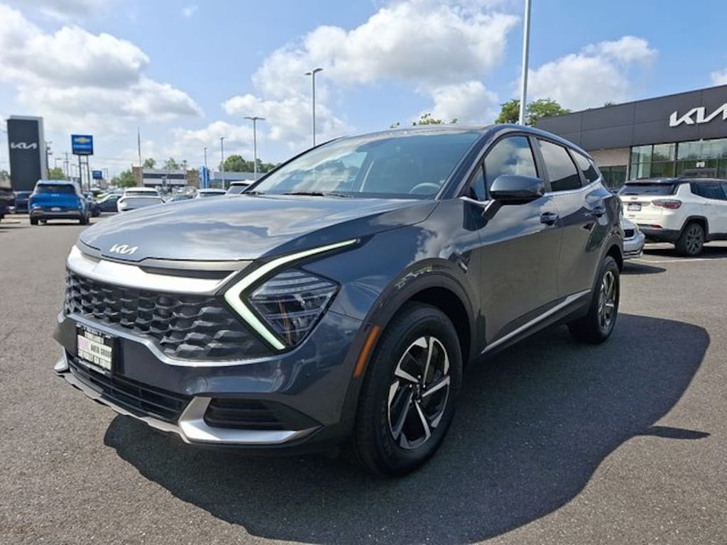 New 2024 Kia Sportage Hybrid LX SUV