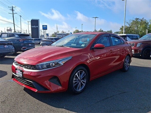 2022 Kia Forte LXS photo 3