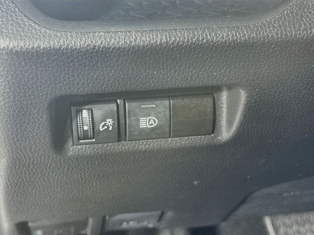2021 Toyota RAV4 LE - Photo 19