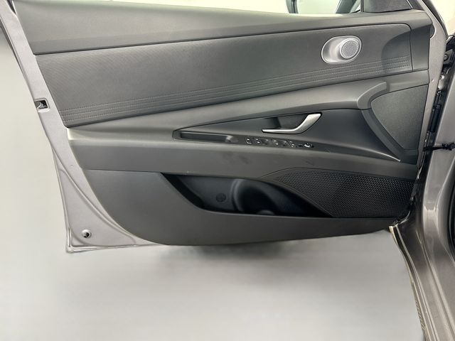 2024 Hyundai Elantra SEL - Photo 12