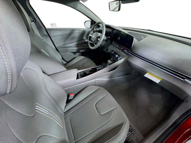 2025 Hyundai Elantra Blue - Photo 28