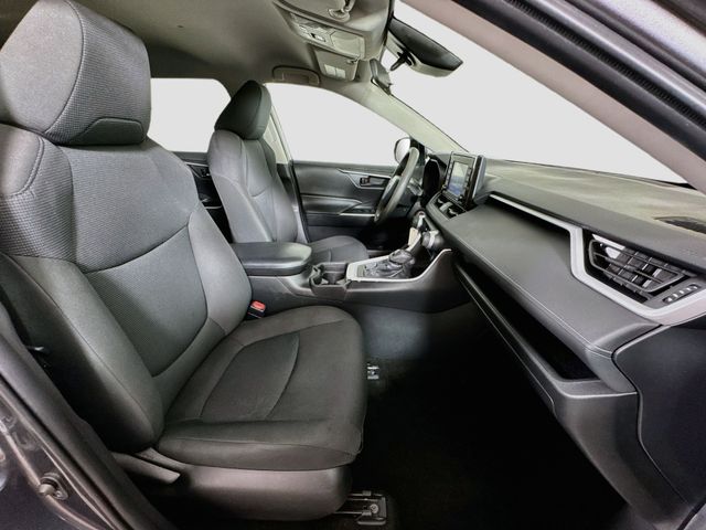 2021 Toyota RAV4 LE - Photo 29