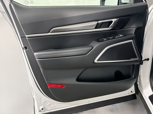 2023 Kia Telluride S - Photo 13