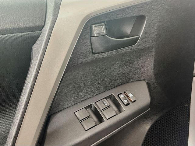 2017 Toyota RAV4 LE - Photo 13