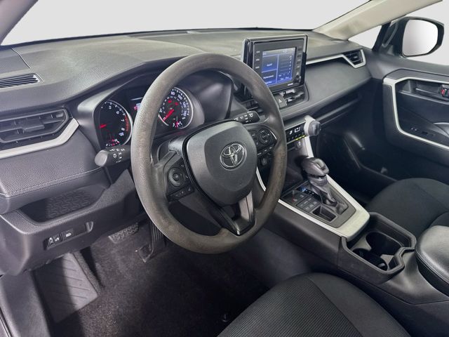 2021 Toyota RAV4 LE - Photo 18